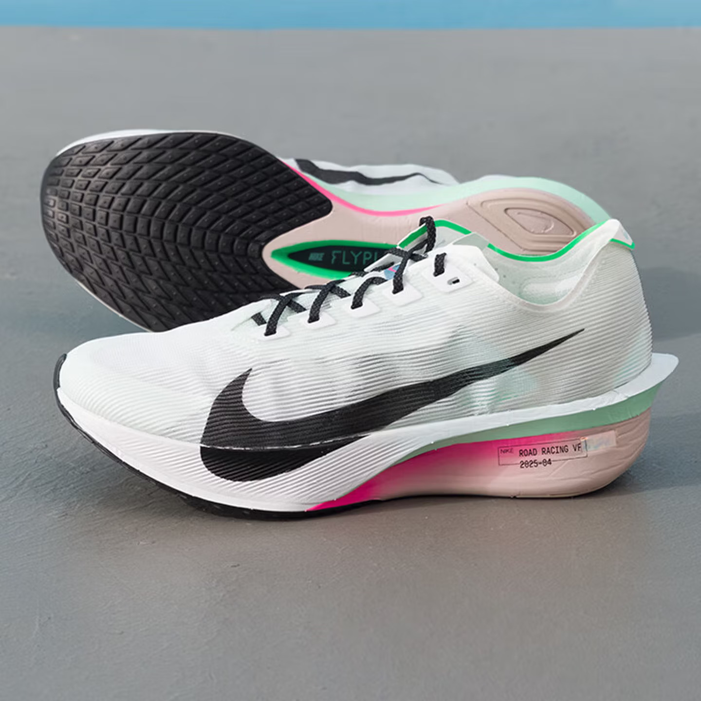 NIKE VAPORFLY 4 Men's Running  - Lightweight Road Running Shoes ulasan dan harga